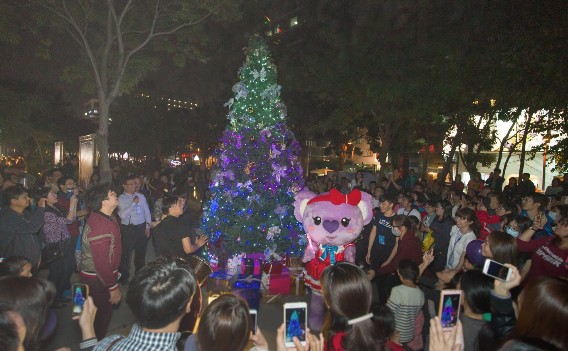 2016 Purple Dream Christmas Carnival